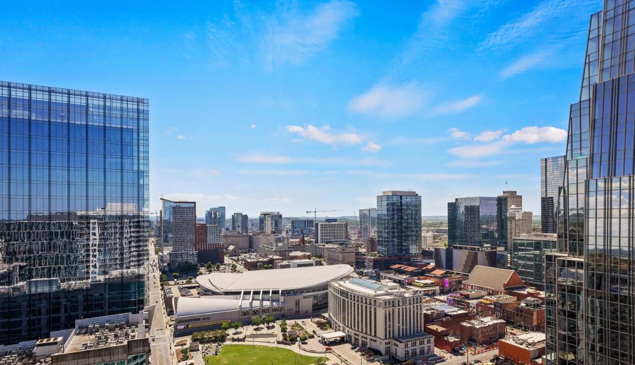 Placemakr Premier Sobro Nashville Exteriér fotografie View of the West End from the 2018-completed residential tower