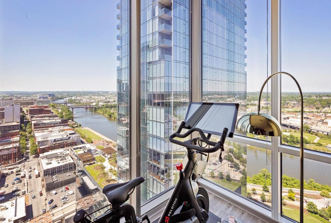Placemakr Premier Sobro Nashville Exteriér fotografie Peloton bike in a home