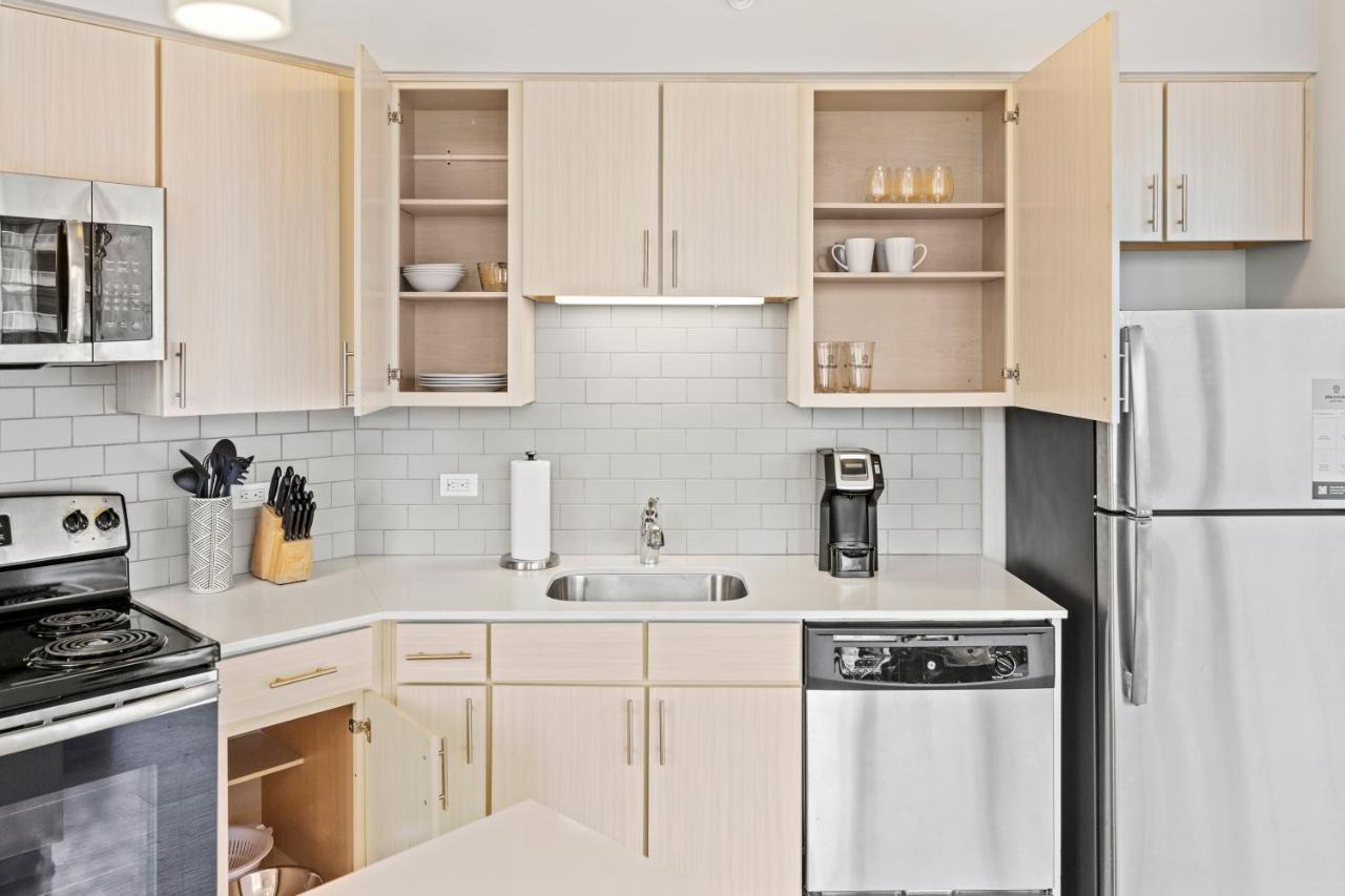 Placemakr Premier Sobro Nashville Exteriér fotografie A typical kitchen