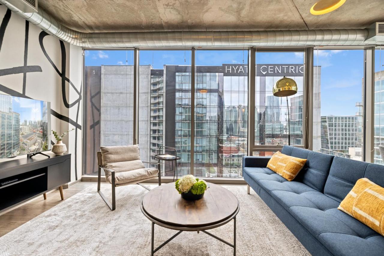 Placemakr Premier Sobro Nashville Exteriér fotografie A staged living room
